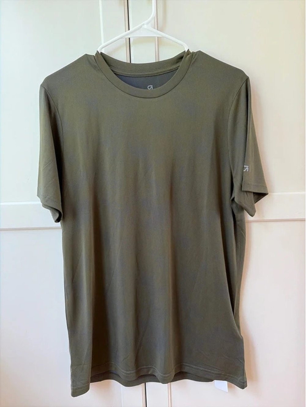 GapFit Menโs Athletic T-Shirt Small Army Green Workout Running Performance NWT